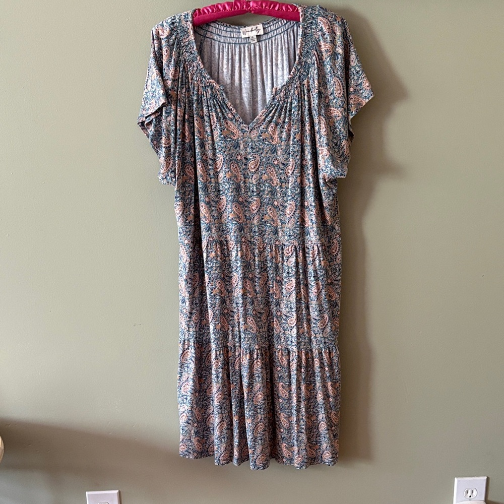 Wonderly Paisley V‑Neck Midi Dress in Blue & Peach